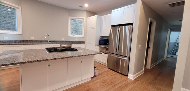 Building Photo - 2131 W Grace St