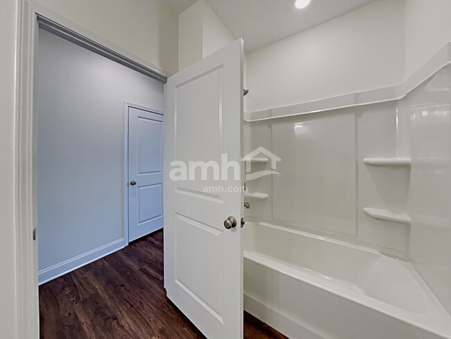 Building Photo - 3212 Brierhill Rd