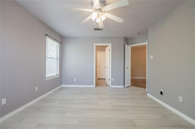 Building Photo - No Carpet! Tons of Space! Beautiful backya...