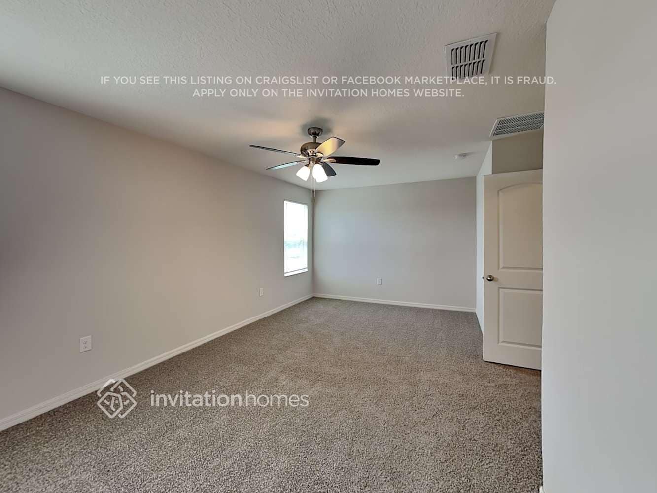 Building Photo - 10420 Laguna Plains Dr