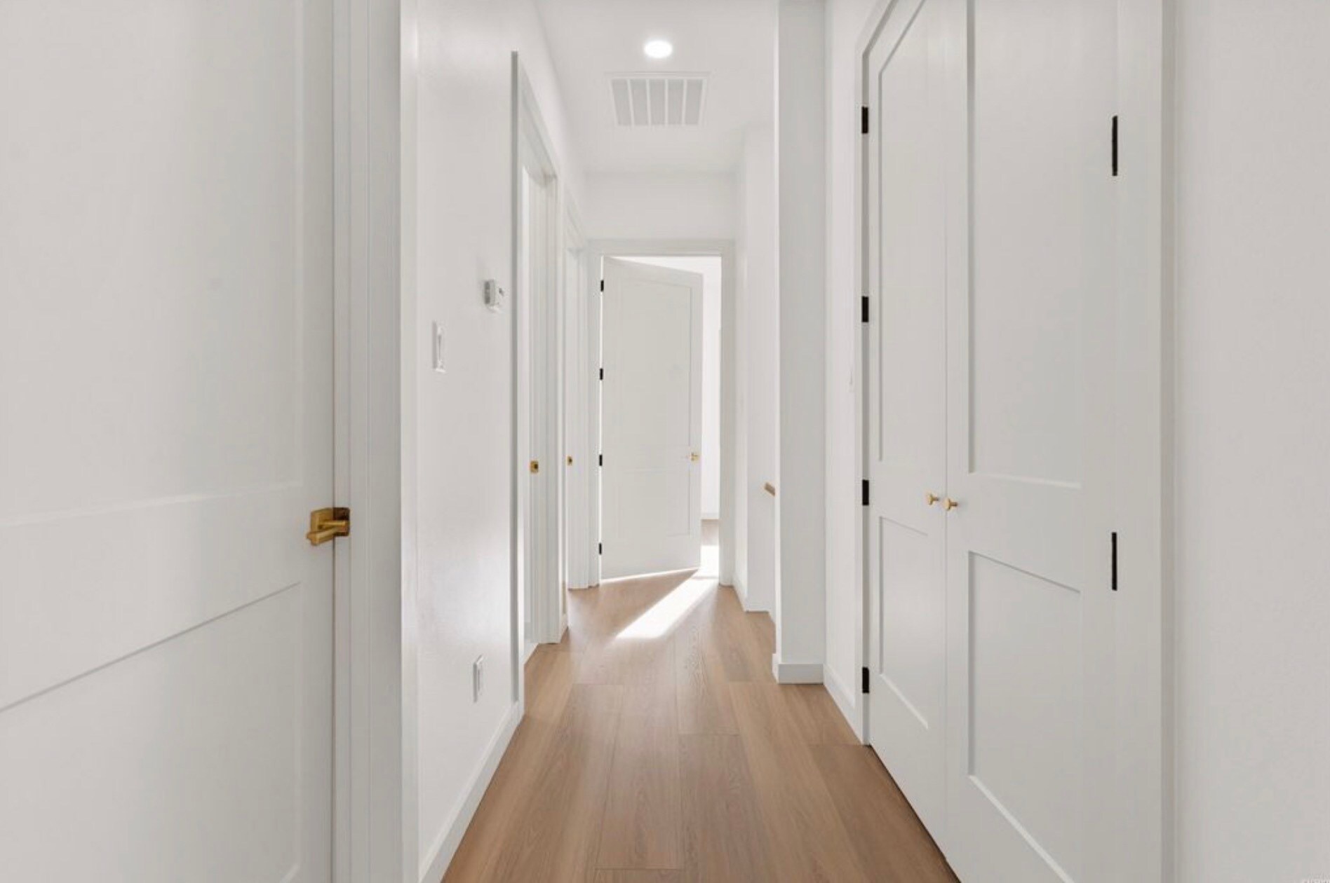 Building Photo - 137 Lakepointe Cove