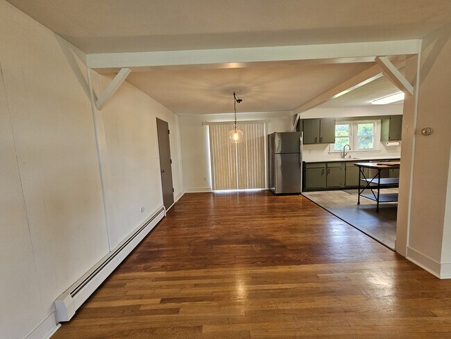 Building Photo - 1307 Harris St