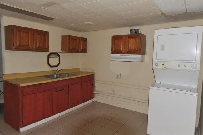Building Photo - 1410 NW 7th Rd