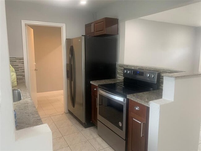 Building Photo - 2761 NW 69th Ave