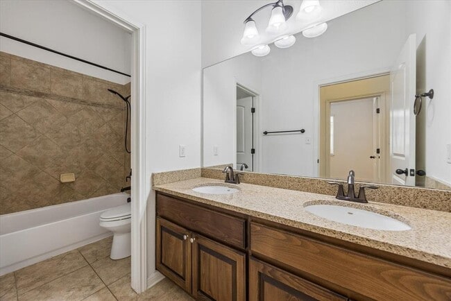 Building Photo - 14304 Senia Bend