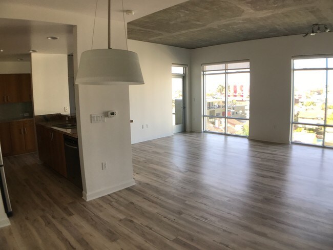 Building Photo - 3740 Park Blvd