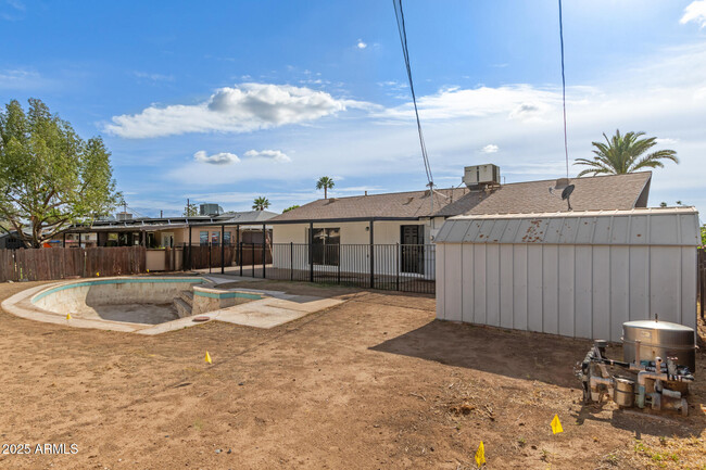Building Photo - 9033 N 15th Dr