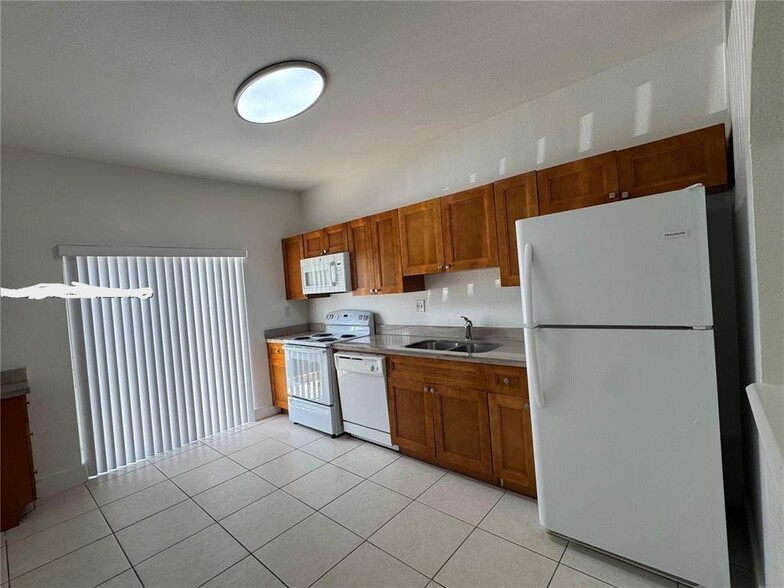 Building Photo - 6912 NW 179th St