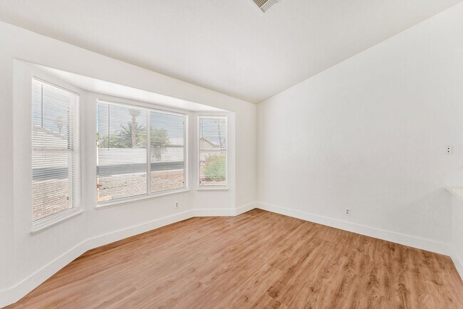 Building Photo - Comfort, Style & Single-Story Living in a Prime North Las Vegas Location!