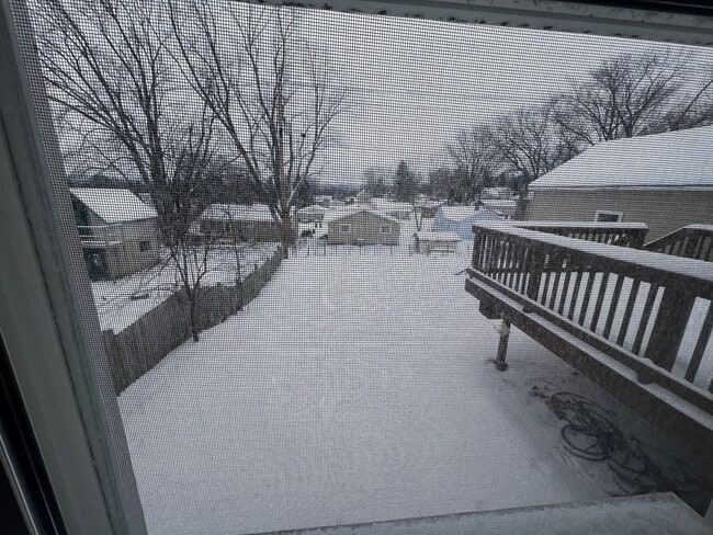 Building Photo - Click the “Apply Now” button or email wapmrentals@gmail.com for a prompt response.