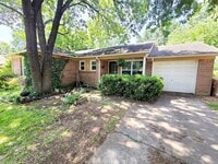Building Photo - 3226 San Medina Ave