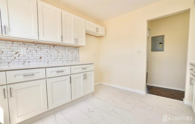 Building Photo - 420 Fabyan Pl