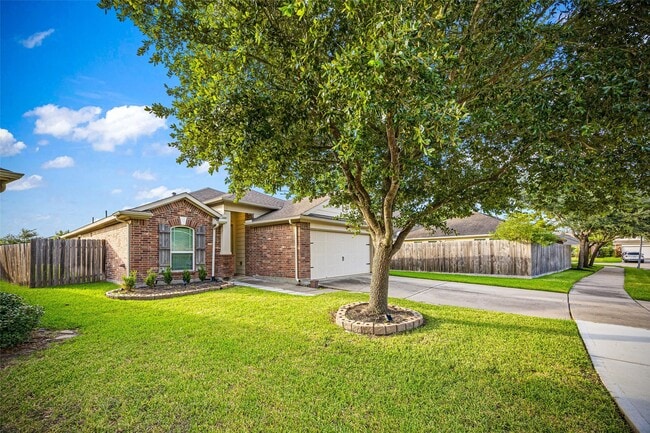 Building Photo - 5427 Stonegate Dr