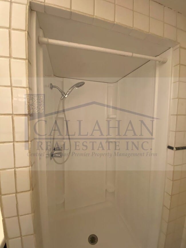 Building Photo - Midtown 1 Bedroom Condo