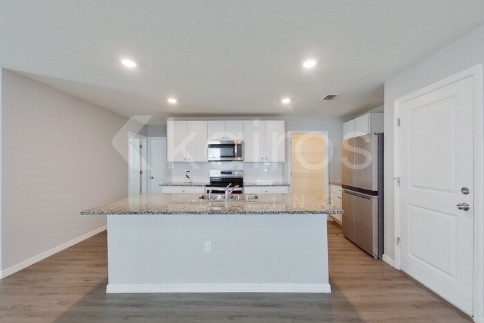 Building Photo - 8677 SW 44th Ct