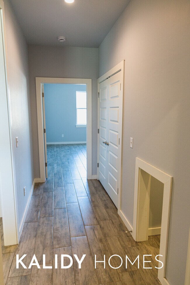 Building Photo - 1796 Salma Rd