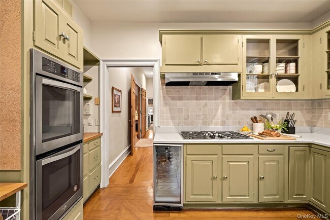 Building Photo - 448 Long Ridge Rd