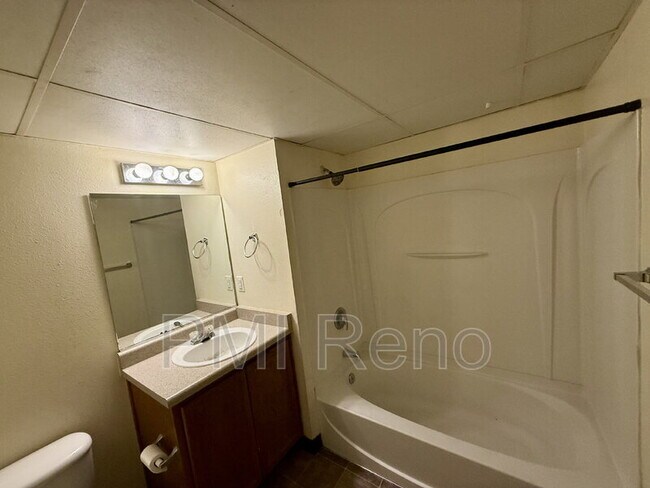 Building Photo - 1600 I St
