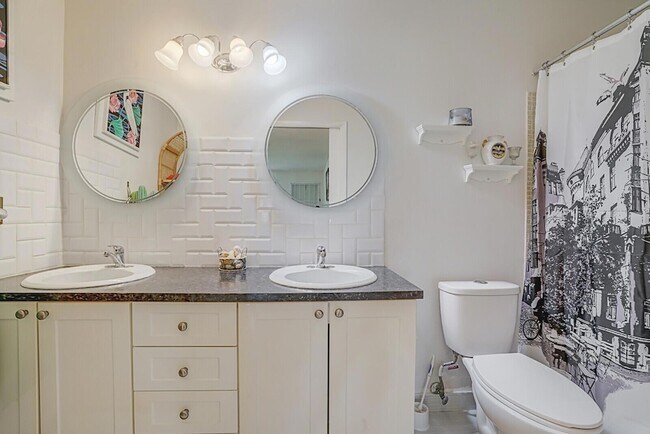 Building Photo - 1317 High Point Way SE