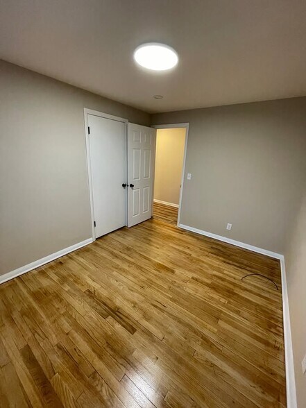 Building Photo - 415 Algoma St