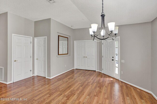 Building Photo - 1325 Fairway Village Dr