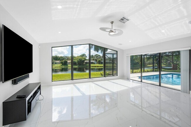 Building Photo - 3432 Pine Haven Cir