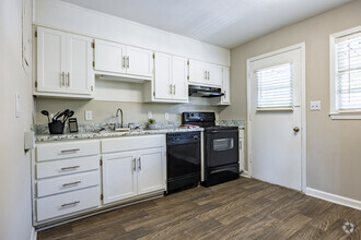 Interior Photo - West Lanier Flats