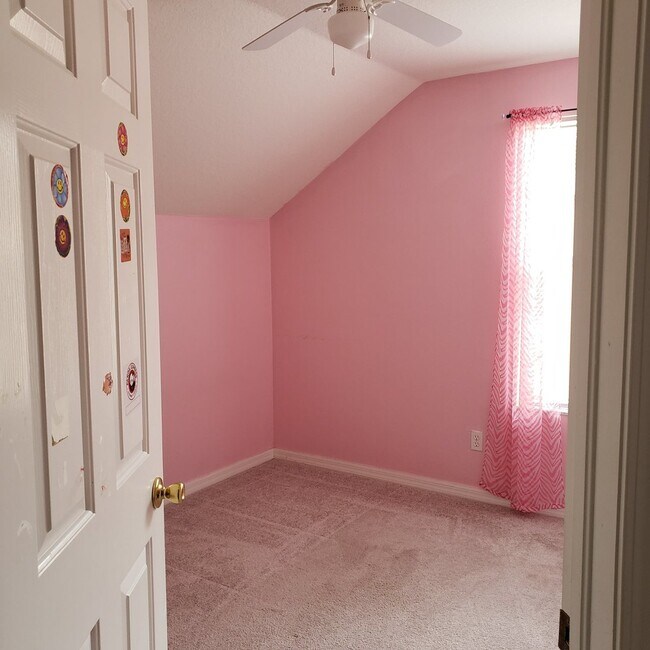 Building Photo - 5853 Wrenwater Dr