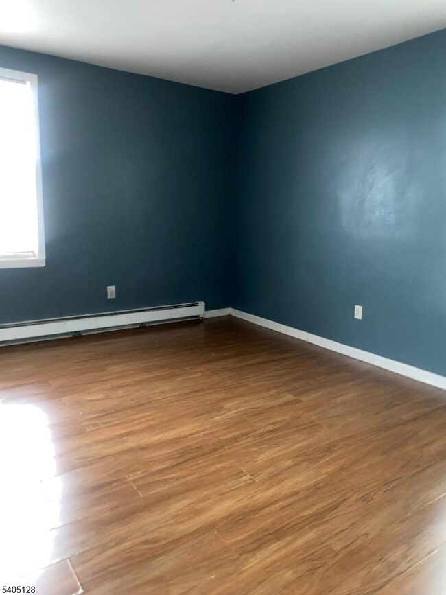 Building Photo - 241 Wainwright St