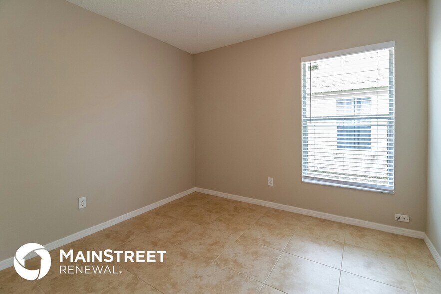 Building Photo - 2826 Delcrest Ct