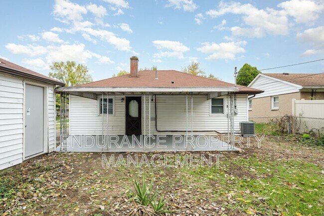 Building Photo - 4612 W Hillcrest Ave