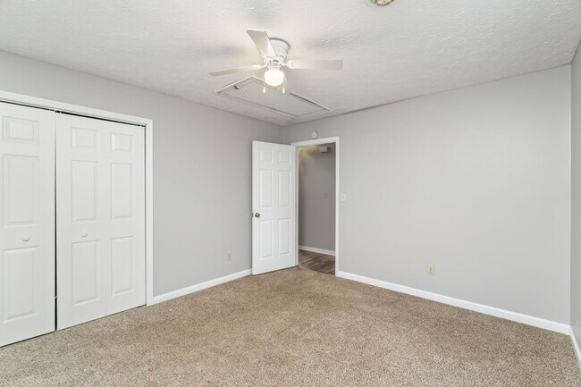 Building Photo - 2603 Louise Ave