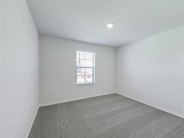 Building Photo - 1704 Skyline Dr