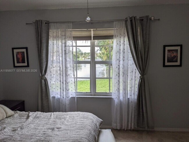 Building Photo - 13541 NW 5th Ct