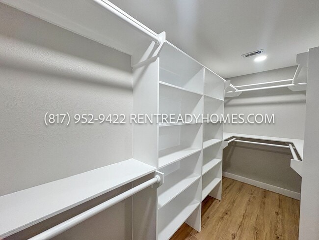 Building Photo - 1416 Fairbanks St