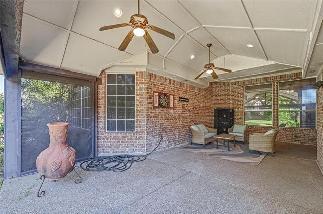 Building Photo - 2085 Club Lake Cir