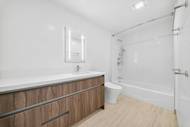 Building Photo - 1500 Rycroft St