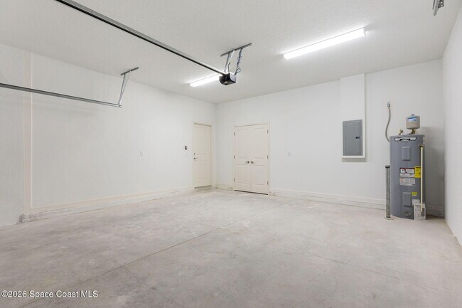 Building Photo - 195 Dayton Blvd