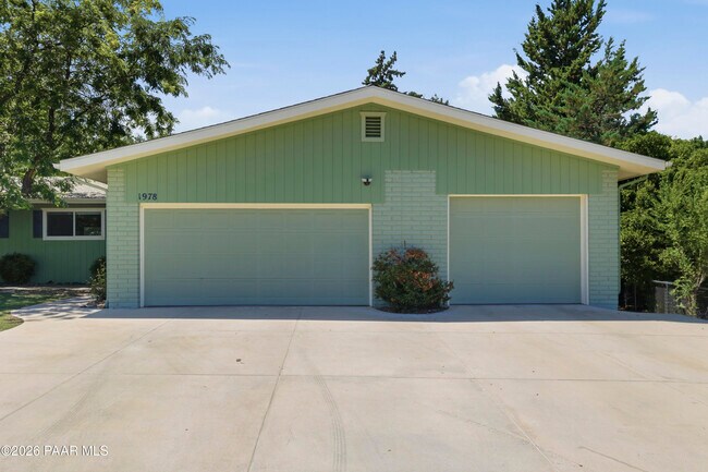 Building Photo - 1978 Catalpa Cir