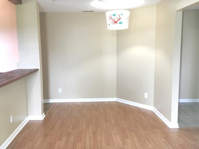 Building Photo - Pool View Unit! Cape Cottages Coastal 3 be...