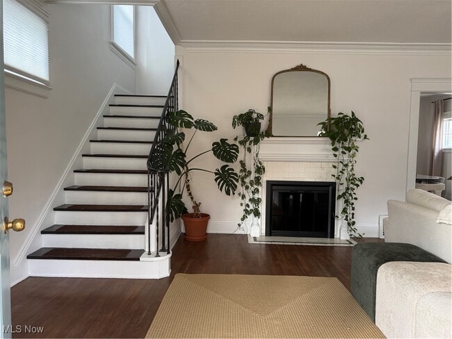 Building Photo - 1320 W 108th St