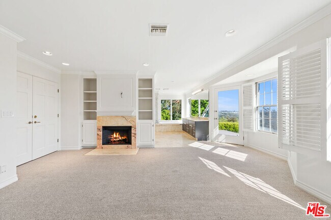 Building Photo - 5958 Busch Dr