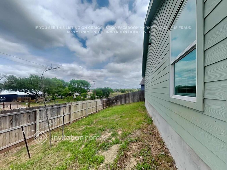 Building Photo - 113 Parish Ln
