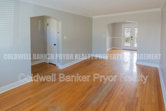 Building Photo - 128 S St Marks Ave