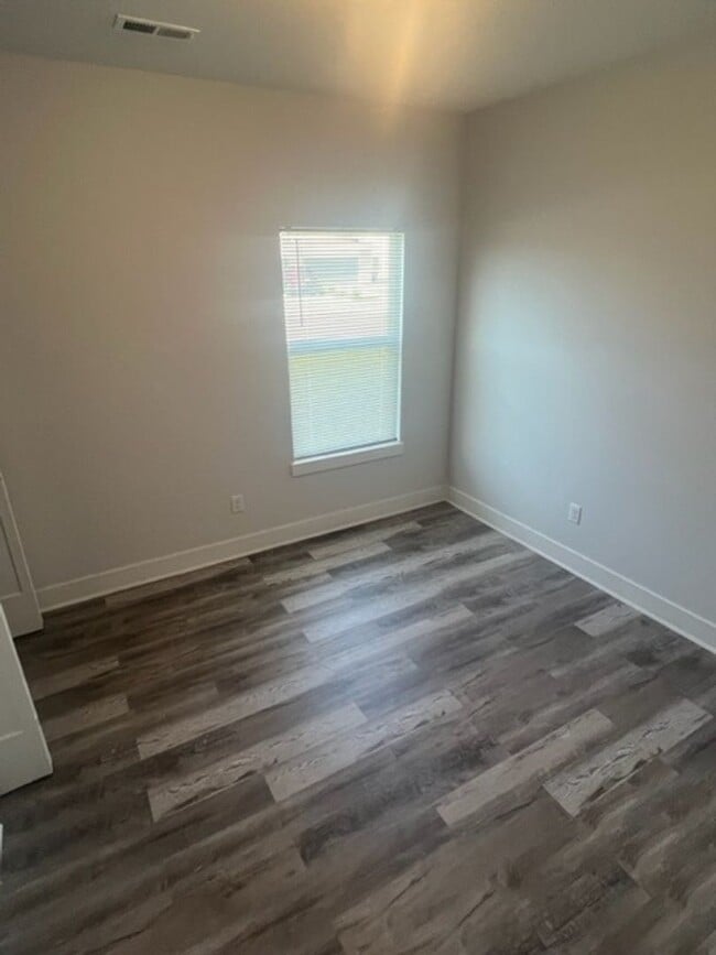 Building Photo - North 45th Addition
