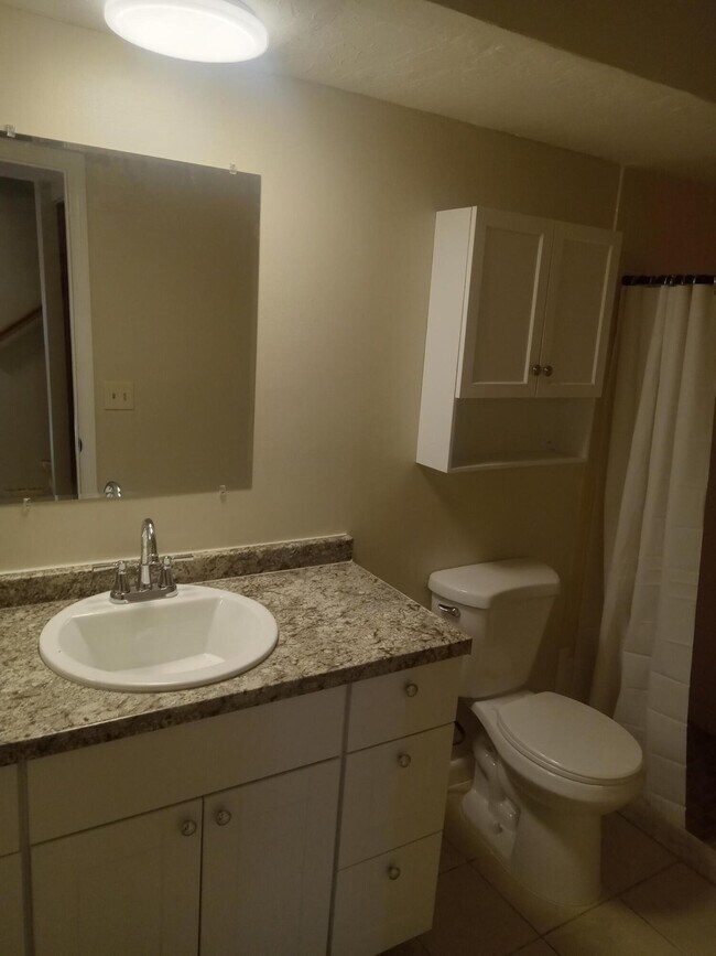Building Photo - 2810 Stoneway Ln