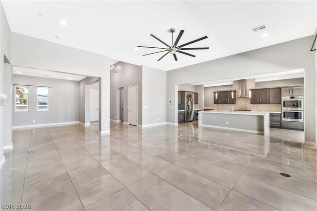 Building Photo - 8477 Wolf Mountain Ct