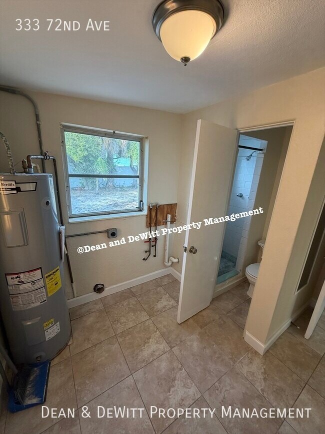 Building Photo - 333 72nd Ave