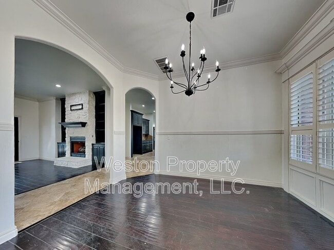 Building Photo - 2008 SE 9th St