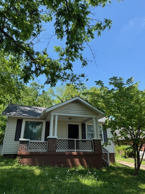Primary Photo - Renovated 3BR/2BA home w/ large bak yard!